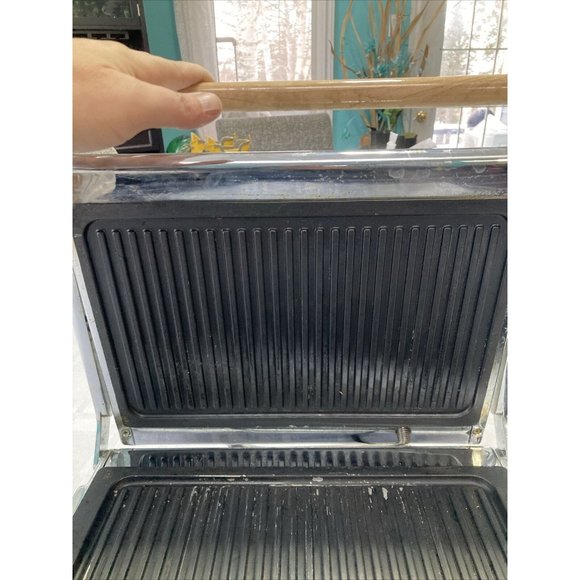 Vitantonio Panini Press Frosted Glass Chrome Wood Handle Grill VTGPN11CAN - Picture 7 of 9